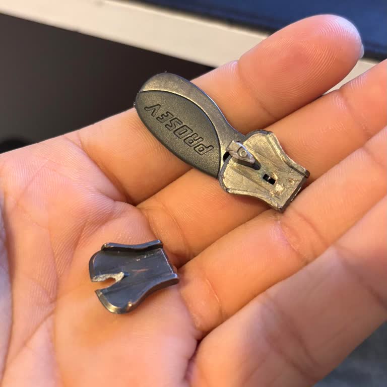 Hörgüçlü Montun Kalitesiz Fermuarı Ve Yetersiz Müşteri Hizmeti