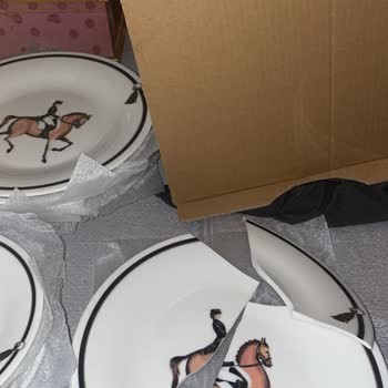 Kırık Ürün Ve Yetersiz Müşteri Hizmeti