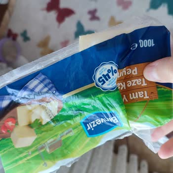 Kaşar Peynirinden Çıkan Plastik Şok Etti!