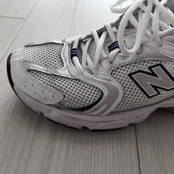 SuperStep Mağazasında New Balance Ayakkabıda Yırtık Sorunu Ve İlgisizlik
