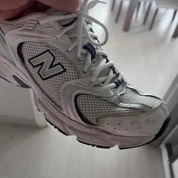 SuperStep Mağazasında New Balance Ayakkabıda Yırtık Sorunu Ve İlgisizlik