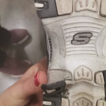 Skechers Ayakkabıda Kalite Sorunu Ve Mağaza İlgisizliği