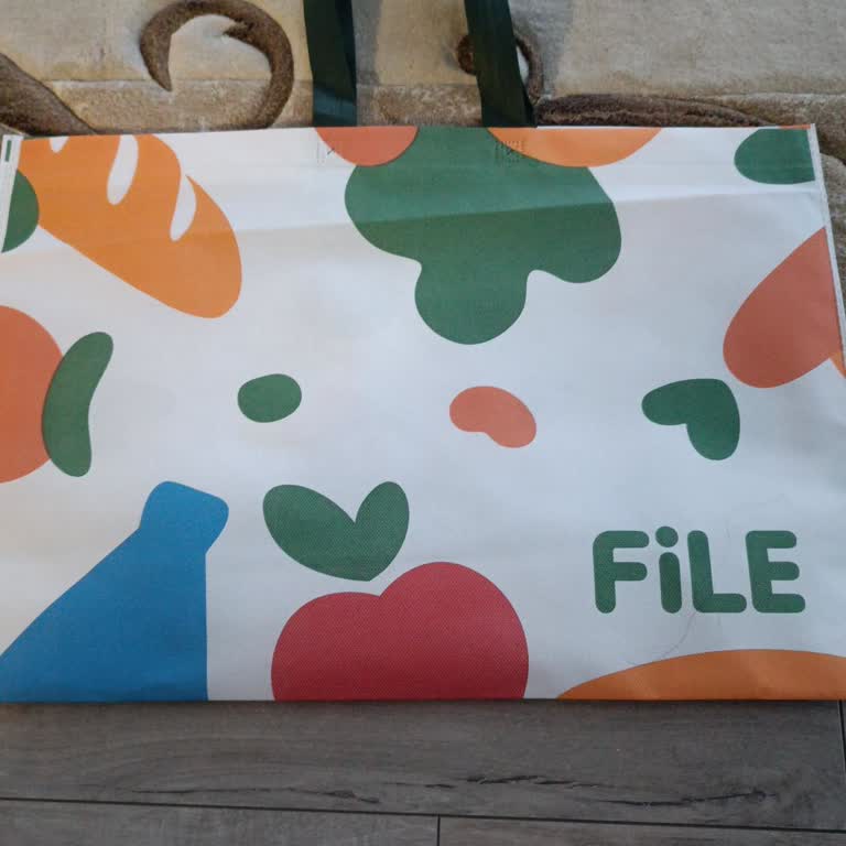 File Market'te Poşet Krizi: Müşteriler Zorlanıyor