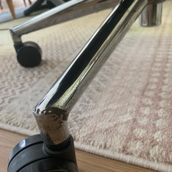 Seduna Mobilya Sandalye Ayaklarındaki Soyulma Sorunu