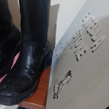 1 Ayda Yırtılan Botlar İçin Mağduriyet