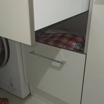 Mutfak Çekmecesi Sorunu: Kırılan Plastik Parça