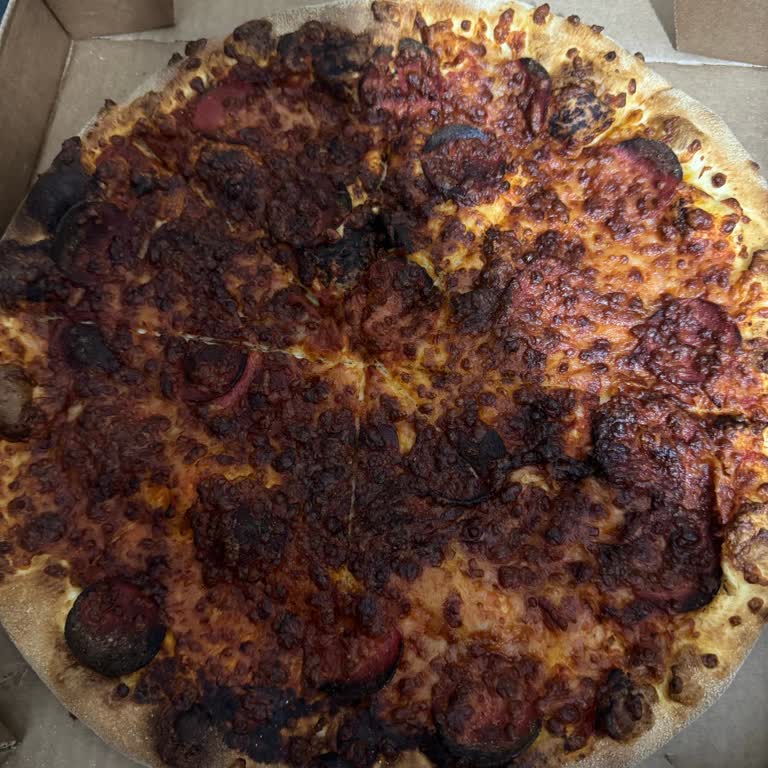 Yanık Ve Kokmuş Pizza Deneyimi