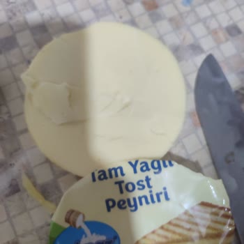 BİM Marketten Alınan Kaşar Peynirinde Tanımlanamayan Madde Şoku