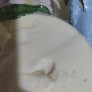 BİM Marketten Alınan Kaşar Peynirinde Tanımlanamayan Madde Şoku