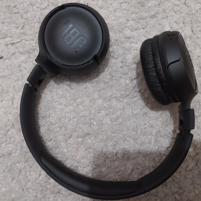 JBL 510 BT Kulaklık Dışarı Ses Veriyor