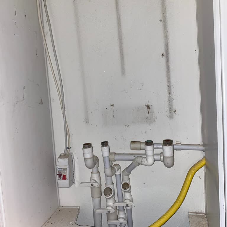 Kombide Sürekli Su Seviyesi Sorunu Ve Hizmet Eksikliği