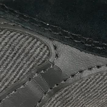 New Balance Ayakkabının Deri Kısımlarında Hızlı Yıpranma