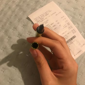 Yeni Alınan Eyeliner Akma Sorunu