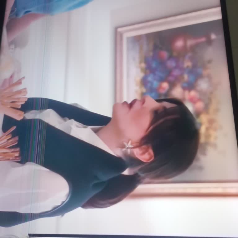 Vestel Servis Televizyonun İç Camını Kırdı, Ücret Talep Ediyor!