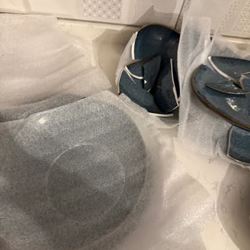 Kırık Yemek Takımları Ve Ulaşılamayan Müşteri Hizmetleri