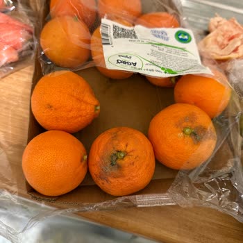 Getir'den Gelen Çürük Meyveler Ve Açık Paketler