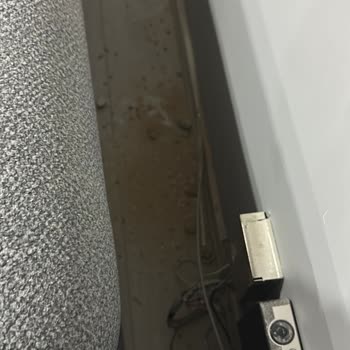 Çamurlu Ayakkabılarla Evime Giren Servis Ekibi