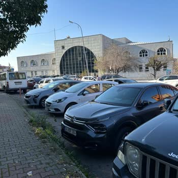 Otobüs Duraklarının Kaldırılması: Halkın Mağduriyeti Ve İlgisizlik