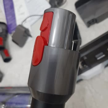 Dyson Süpürge Hayal Kırıklığı: Ağır, Çizikli Ve İade Sürecinde Sorunlar