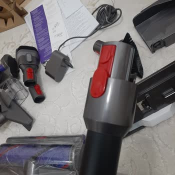 Dyson Süpürge Hayal Kırıklığı: Ağır, Çizikli Ve İade Sürecinde Sorunlar