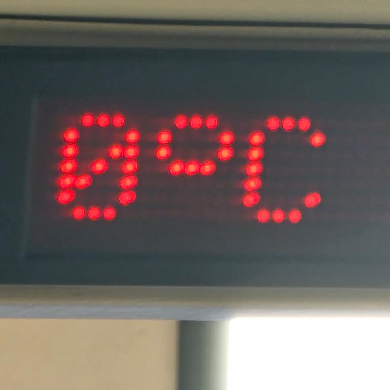 Soğukta Bekleyen Yolculara İlgisizlik