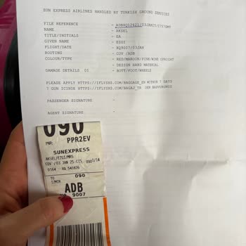 Valiz Tekerleri Kırık Ve Mağduriyet Yaşanıyor