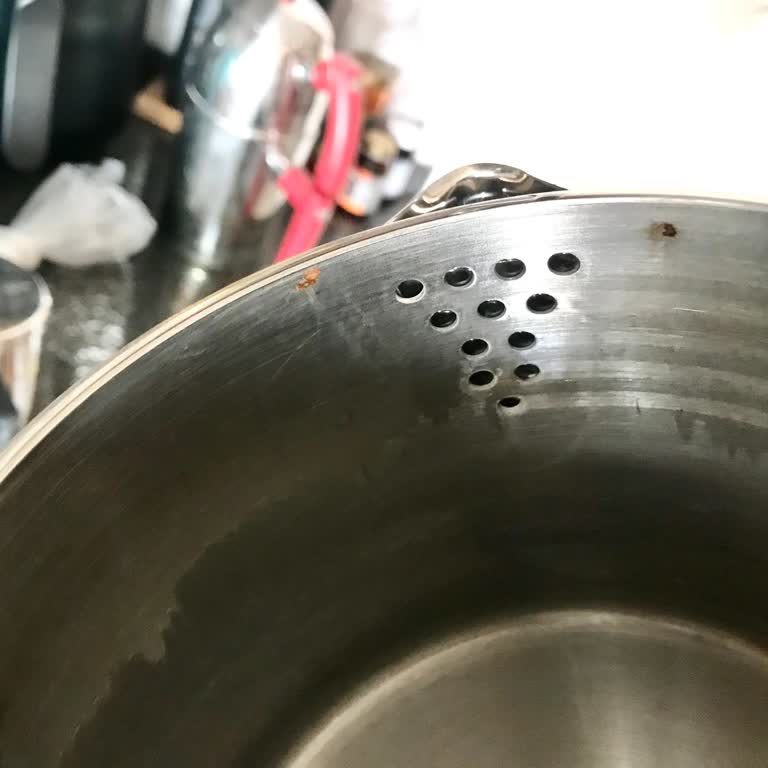 Jumbo Çaydanlık Paslanıyor, Güvenimiz Sarsıldı