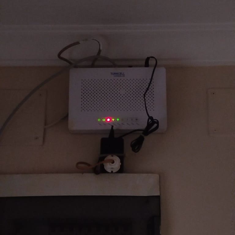 Sürekli Kesilen İnternet Ve Yetersiz Müşteri Hizmeti