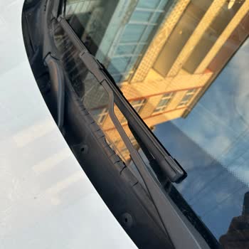 BMW 116i Ön Cam Fitili Sorunu Ve Ücretsiz Değişim Talebi