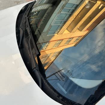 BMW 116i Ön Cam Fitili Sorunu Ve Ücretsiz Değişim Talebi