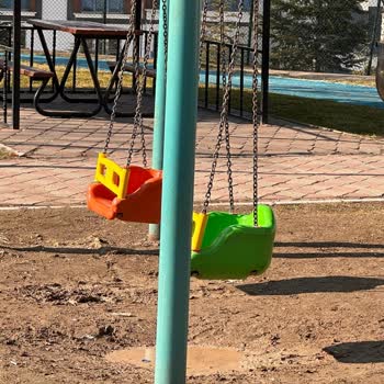 Sincan'da Çocuklar Çamur Engeline Takıldı