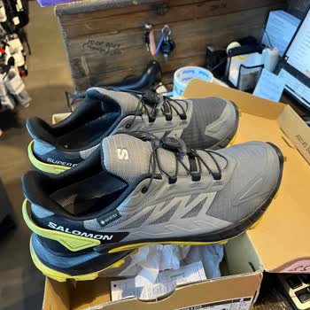 Su Geçirmez Ayakkabı, Su Geçiriyor!