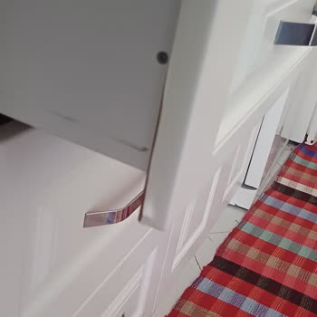 Fırının Aşırı Isınması Mutfak Dolaplarını Mahvetti