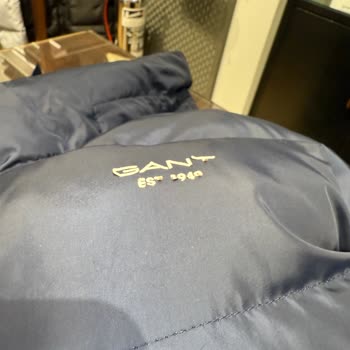 Gant Marka Yelekte Deformasyon: Ürün Değişimi Veya İade Talebi