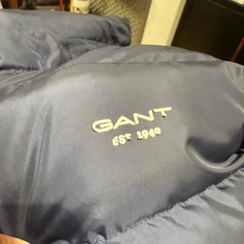 Gant Marka Yelekte Deformasyon: Ürün Değişimi Veya İade Talebi