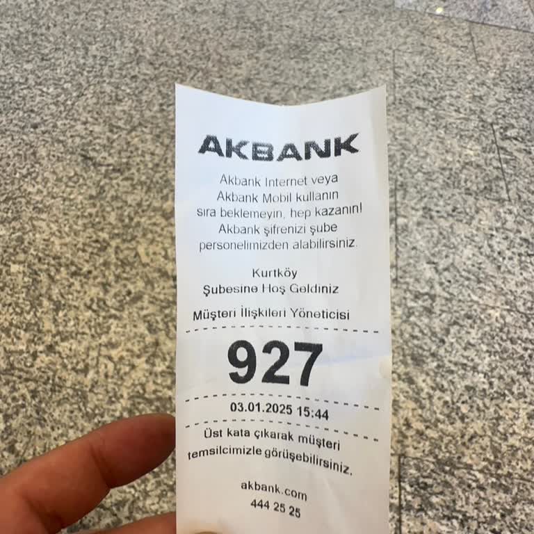 Akbank Kurtköy Şubesi'nde İlgisizlik Ve Uzun Bekleme Süresi