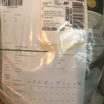 Kedi Yatağı Üzerindeki Sticker Sorunu Ve İletişim Engeli
