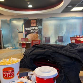 Burger King Şubesinde İnşaat Ve Temizlik Sorunu