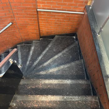 Burger King Şubesinde İnşaat Ve Temizlik Sorunu