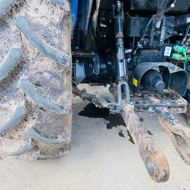 Yeni Traktörde Yağ Kaçağı Ve Servis Ücreti Sorunu