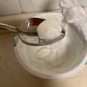 Nilky Probiyo Yoğurdunda Beklenmedik Sarı Lekeler