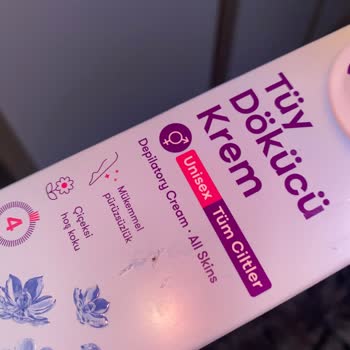 Tüy Dökücü Kremde Şok Edici Cam Parçaları