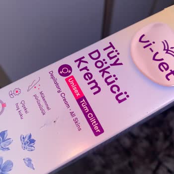 Tüy Dökücü Kremde Şok Edici Cam Parçaları