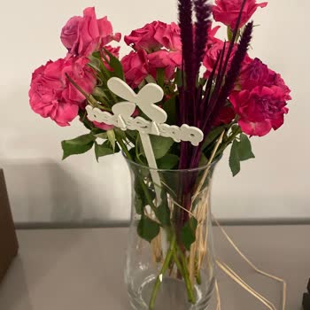 Aldatıcı Çiçek Gönderimi Ve İlgisiz Müşteri Hizmetleri