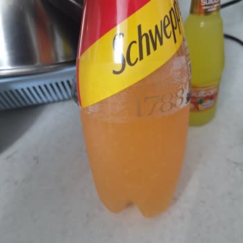 Schweppes Ürünü İçindeki Parçacıklar Ve Kötü Tat