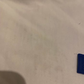 Mavi Tişörtte Beklenmedik Leke Sorunu