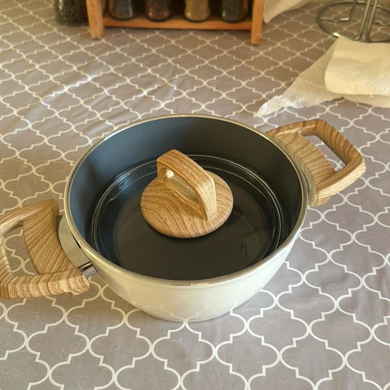 Karaca Züccaciye Yanlış Kapak Ve Uzayan Bekleyiş: Karaca Tencere Seti Sorunu