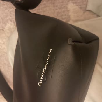 Calvin Klein Eksik Parçalı Ve Kusurlu Çanta Sorunu