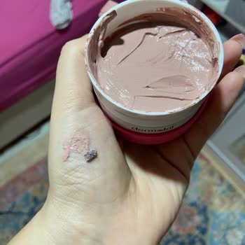 Dermokil Kil Maskesinde Şok Edici Plastik Parçası