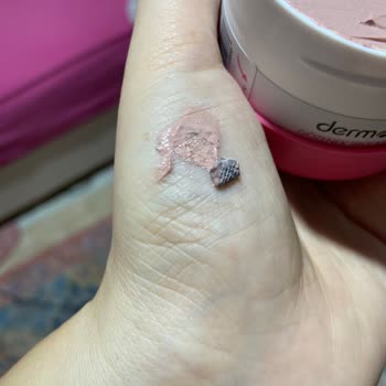 Dermokil Kil Maskesinde Şok Edici Plastik Parçası